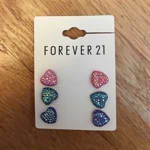 LAST CHANCE💗💙💜Forever 21 Heart Stud Earring Set